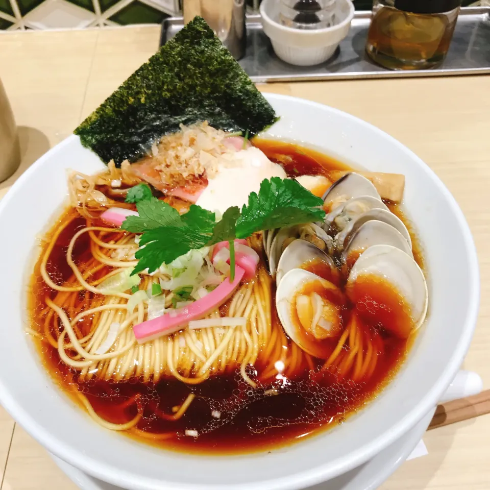 Snapdishの料理写真:蛤鶏煮干　soba|ぱちねぇさん