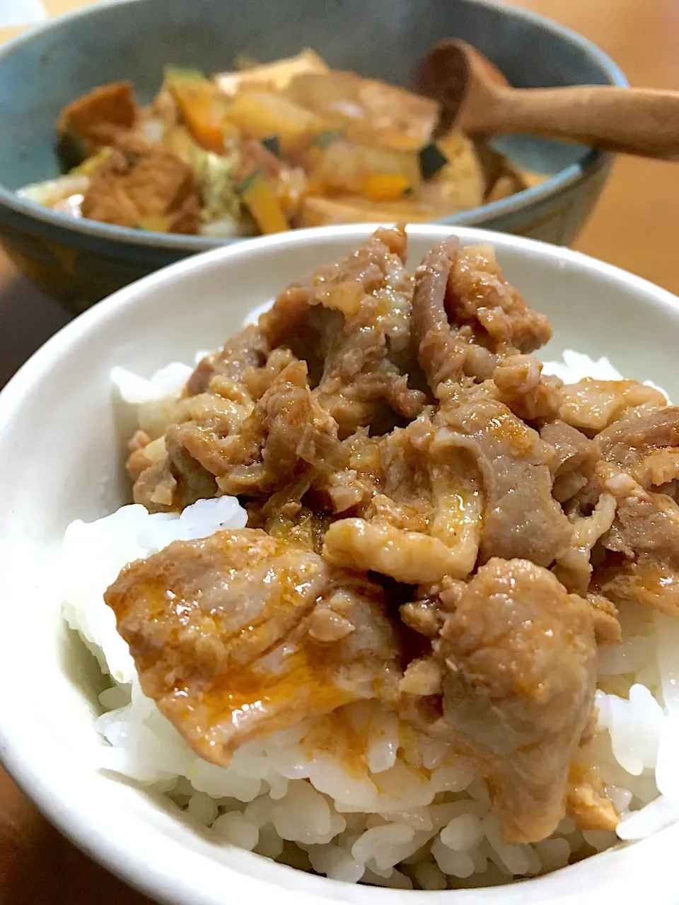 プルドポーク風🧡甘酒煮ほろほろ豚丼＆厚揚げと野菜の甘酒煮|さくたえさん