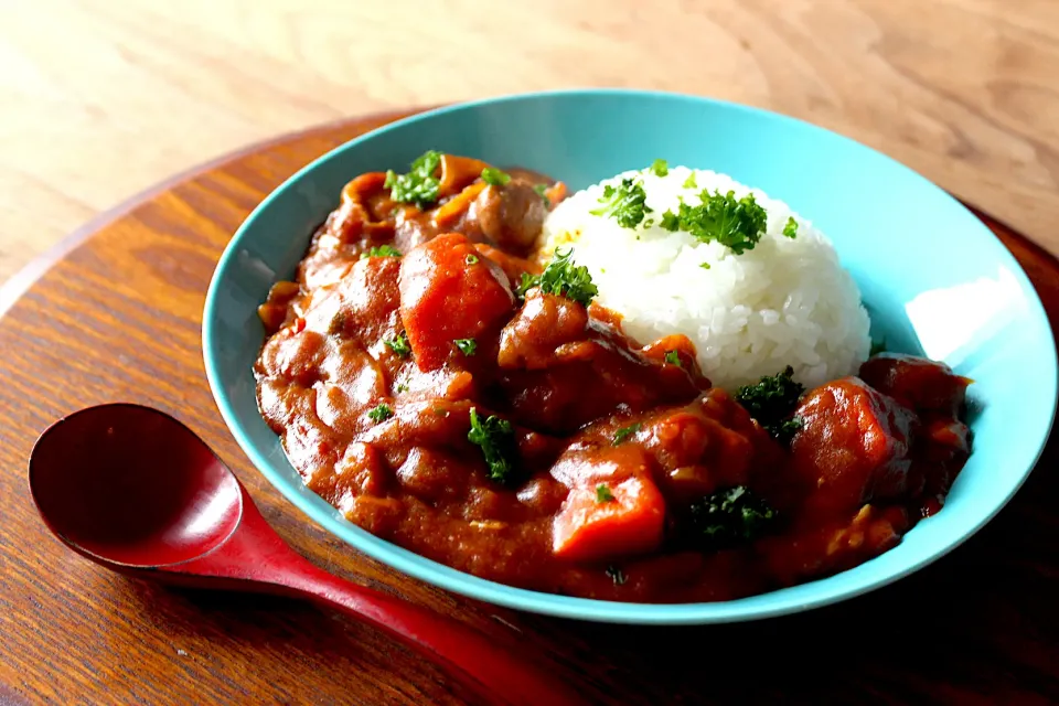 Snapdishの料理写真:トマトチキンカレー🍅🍛|よっすぃさん