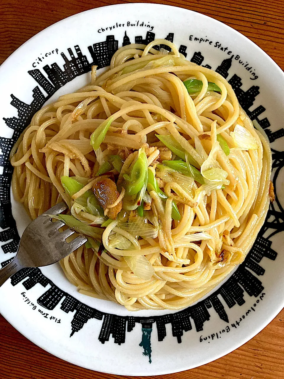 寒い日は生姜たっぷりのネギのペペロンチーノスパゲティ😋🍝💕✨❄️|アイさん