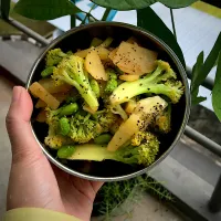 Snapdishの料理写真:Broccoli Potato|CCさん