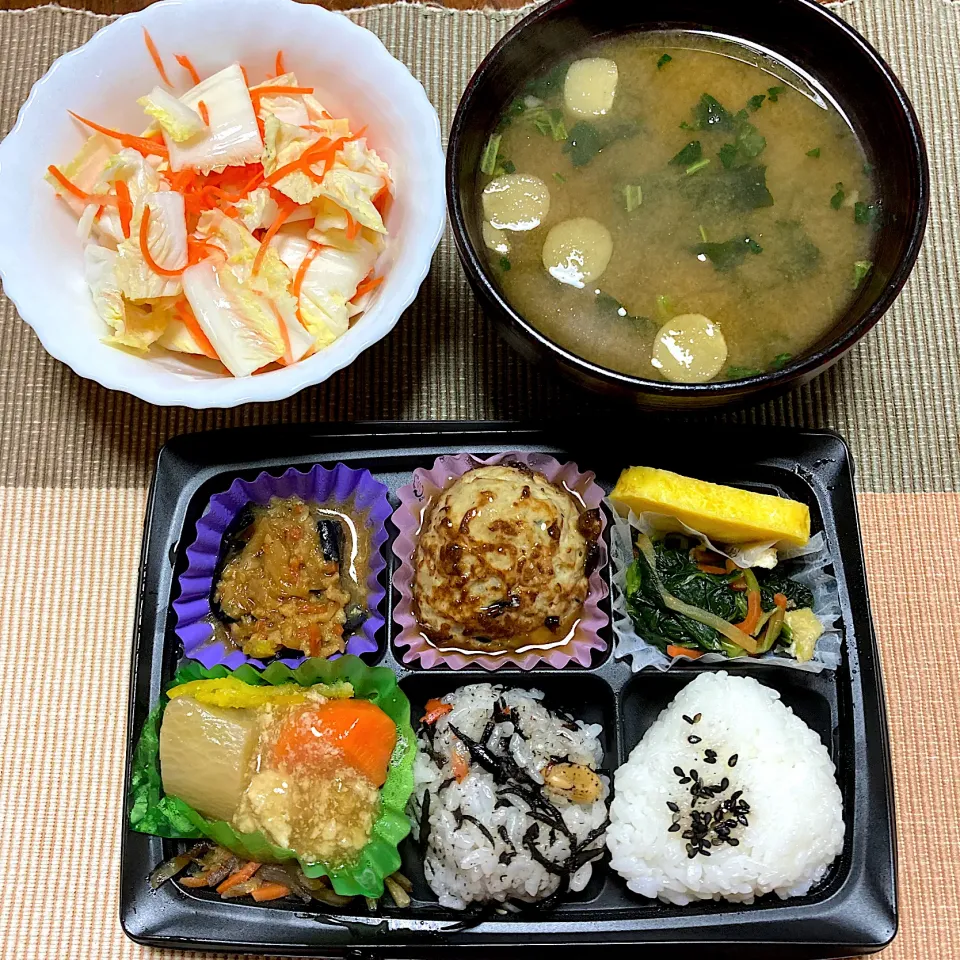 白菜の漬物と十八品目和風弁当|akkoさん