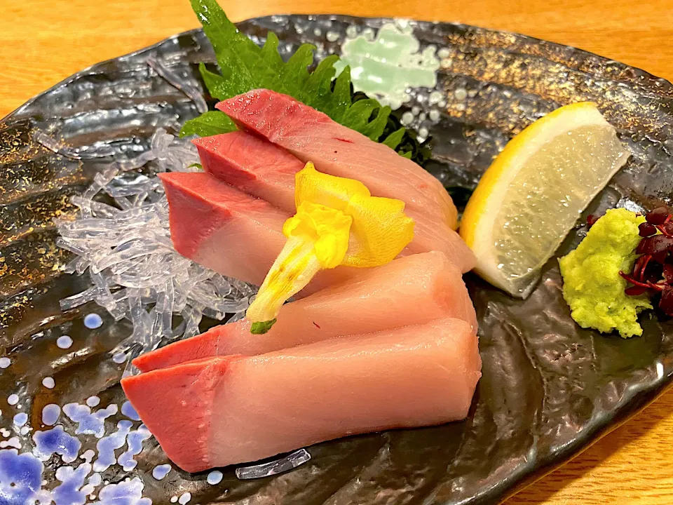 Snapdishの料理写真:寒ブリのお造り🐟|buhizouさん