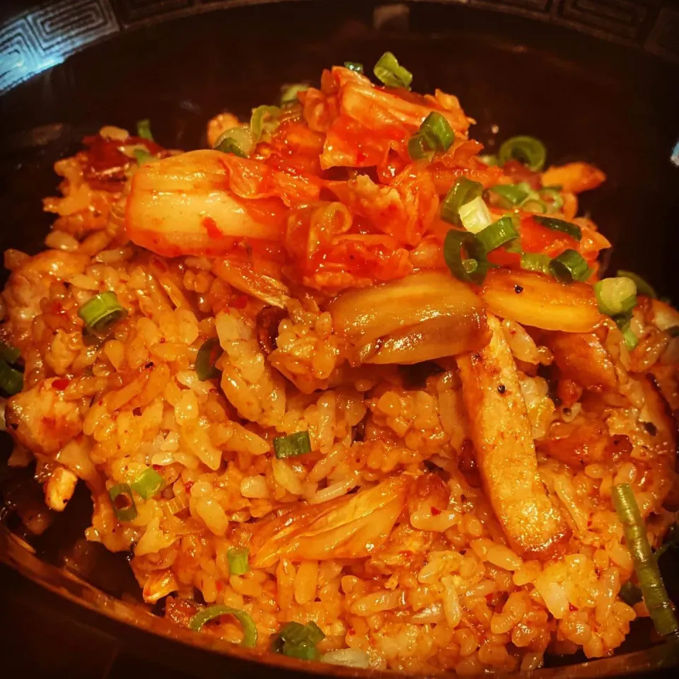 Pan fried Pork & Ginger in Rice with Korean Kimchi finished with Soy Sauce 
#kimchi #friedrice #pork #rice #chefemanuel|Emanuel Hayashiさん