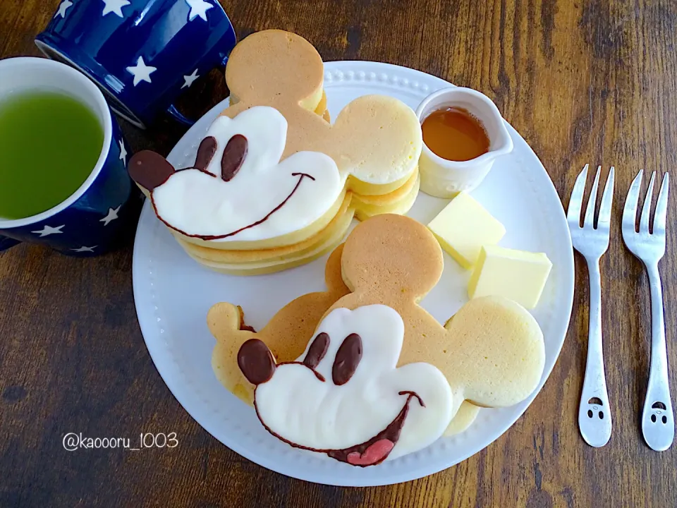 ミッキーのパンケーキ🥞|かおるさん