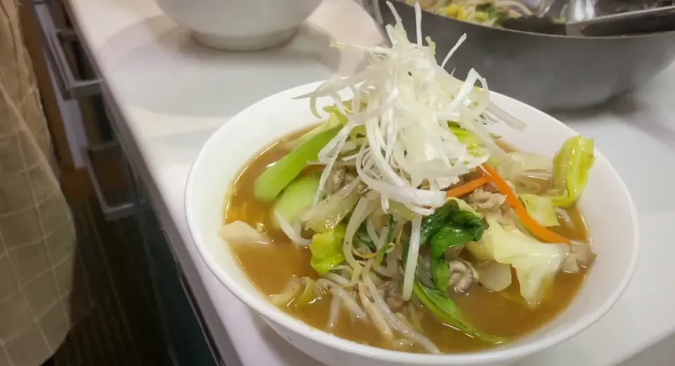 野菜てんこ盛り味噌ラーメン|ヨシヨシさん