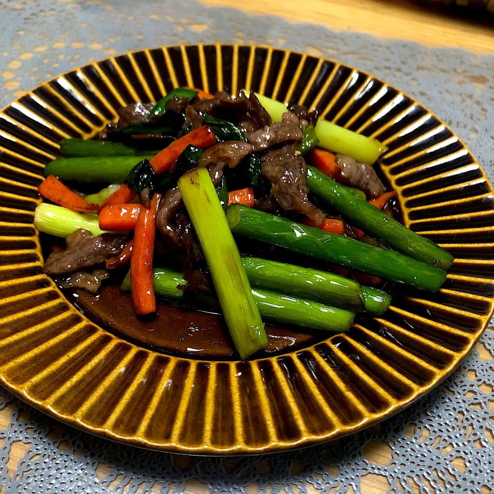 牛肉とニンニクの芽のオイスターソース炒め|安侑美のロカボ日記✈︎さん