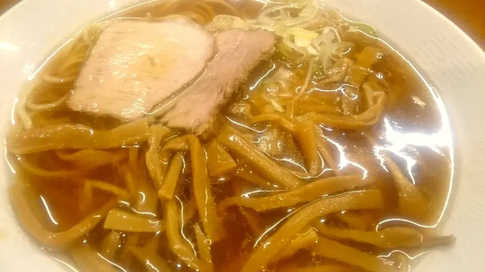 【1956年創業】
中華そば 共楽
竹の子そば（950円）
＋麺大盛（50g、50円）
＠銀座3分、銀座一丁目 、東銀座
21018|大脇さん