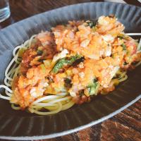 野菜たっぷり ラグーソースのパスタ