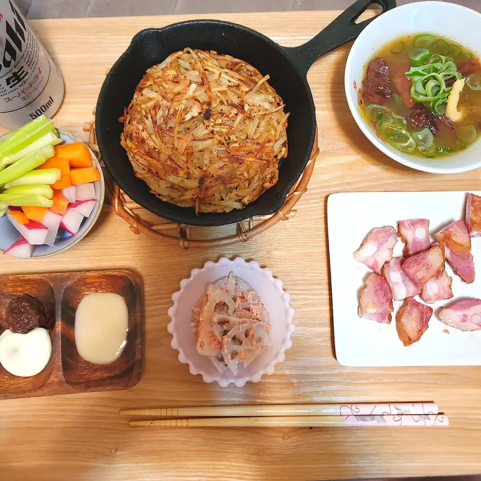 Snapdishの料理写真:鯨大和煮の缶詰初めて食べました🎵|Maho Sanoさん