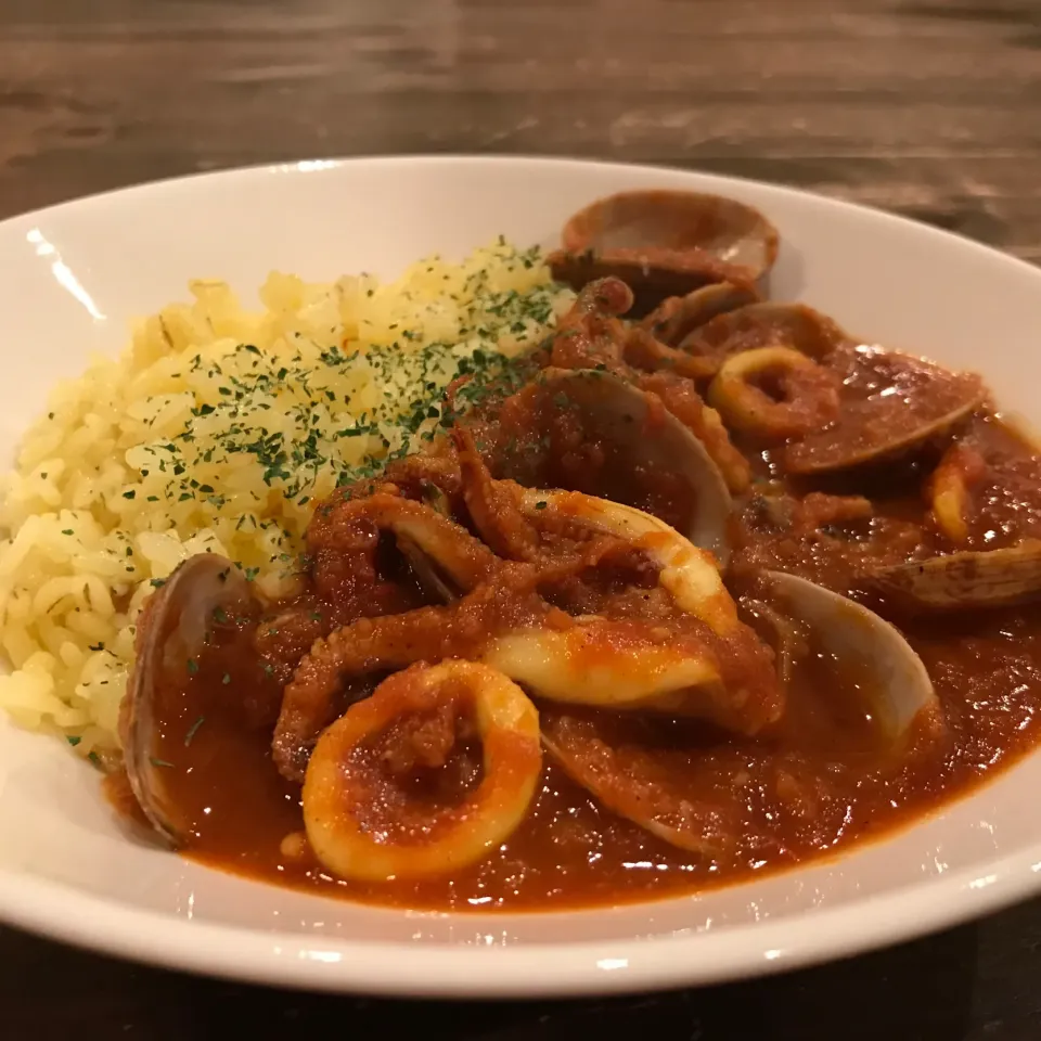 Snapdishの料理写真:シーフードカレー🍛|koji toyodaさん