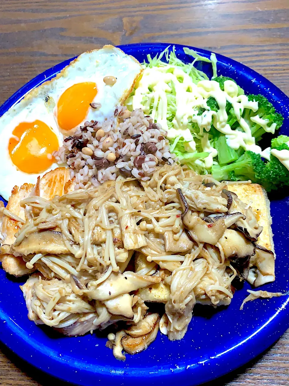 カーボコントロール飯^_^鶏胸肉と豆腐のキノコソース^_^自家製ニンニク醤油で|きよっさんさん