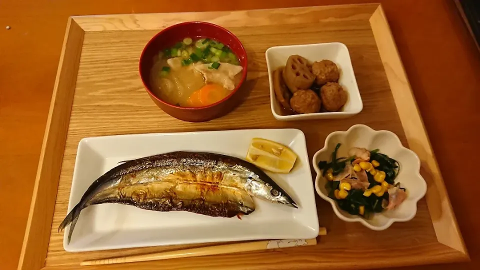 ☆サンマ開き
☆レンコンと肉団子の煮物
☆ほうれん草とベーコン コーンの炒め物
☆豚汁|chikakoさん