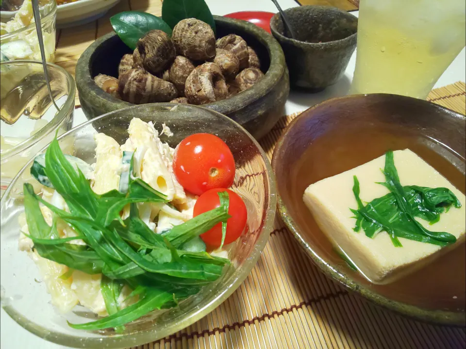 衣かつぎ、高野豆腐煮、ツナマカロニサラダ🍻メインはポークカレー（朝カレー用）ジムビームハイボール|miyuki🌱さん