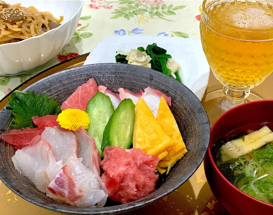 Snapdishの料理写真:海鮮丼🥢😋|ｋｚｓｙｋさん