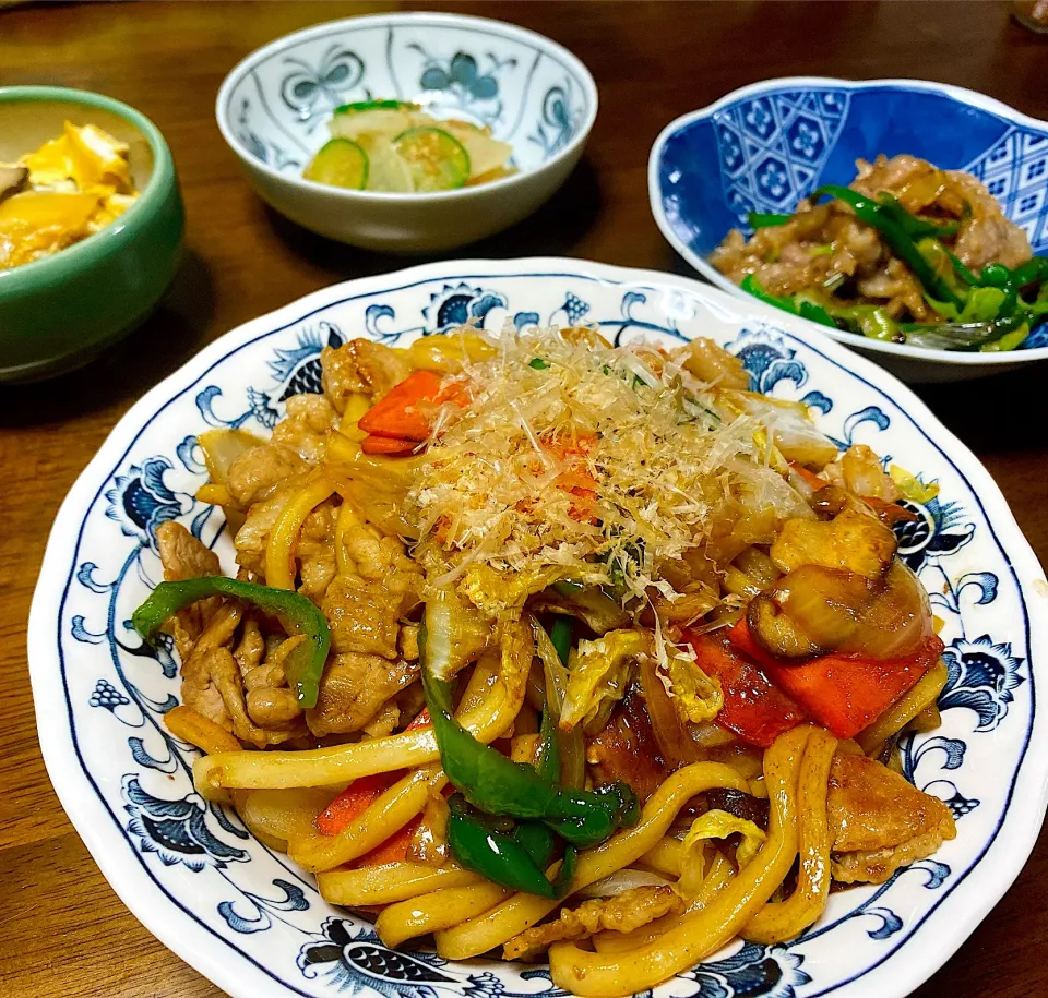 今日のメインは焼きうどん|t0bit0m0さん