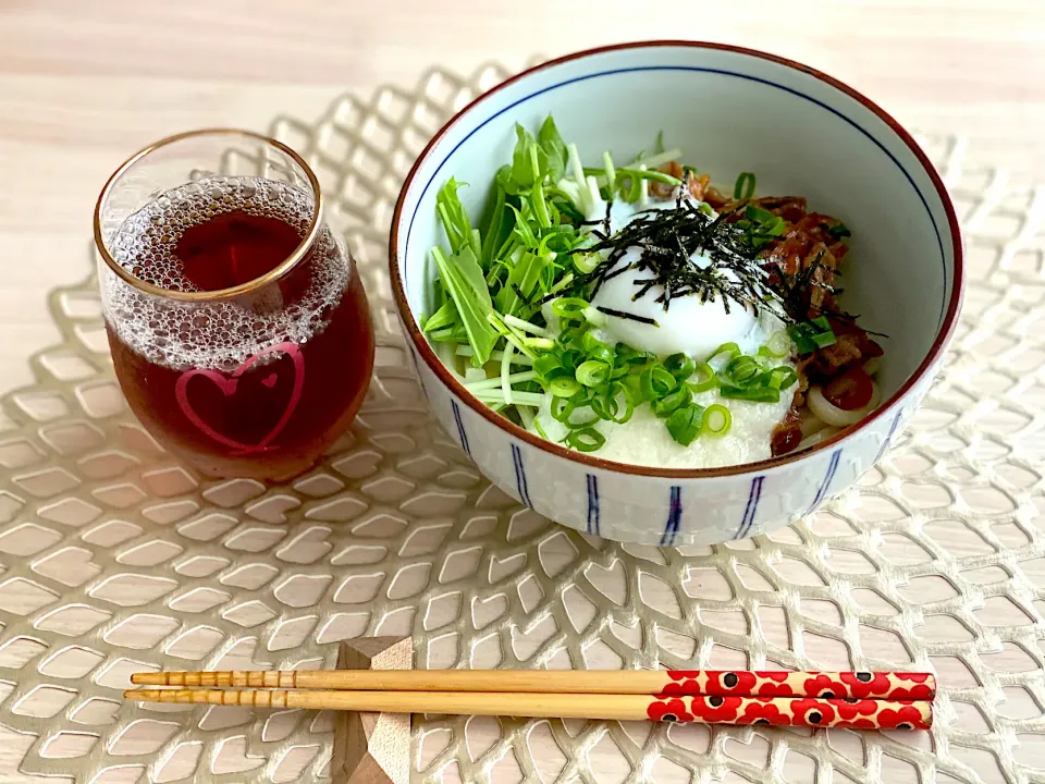 Snapdishの料理写真:温玉肉うどん|ひろさんとゆりさんさん