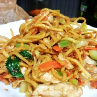 Snapdishの料理写真:chicken noodles|Sari Cuisine Indonésieさん