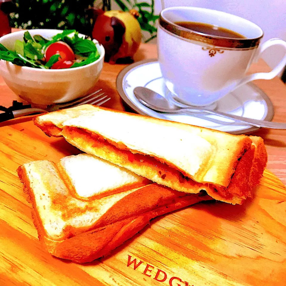 おはようございます。　　🥪ミートソースホットサンドでモーニング😋|Sの食卓さん