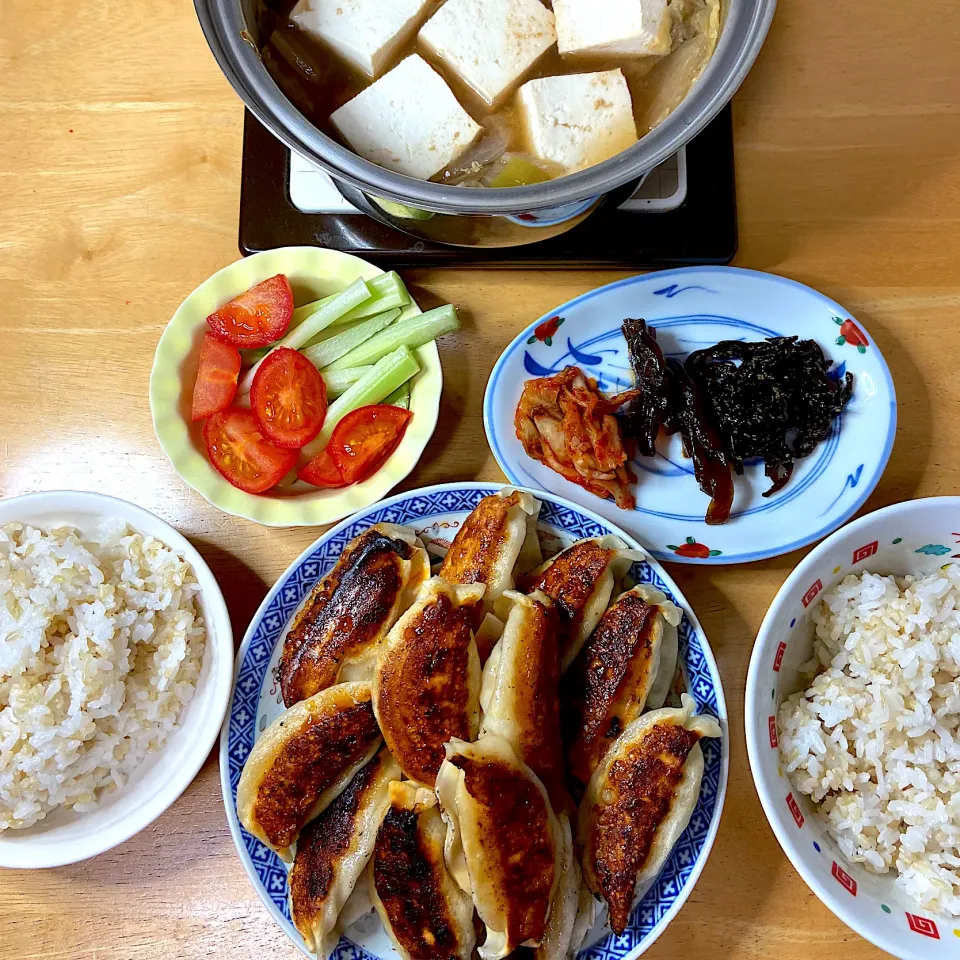 餃子の王将🥟上手く焼けましたNEWフライパン|Makokoさん