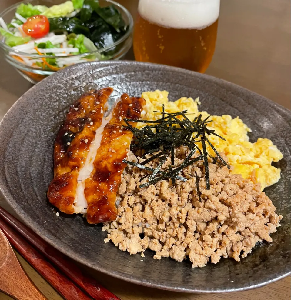 Snapdishの料理写真:鶏そぼろ丼🐓|ナガマンさん