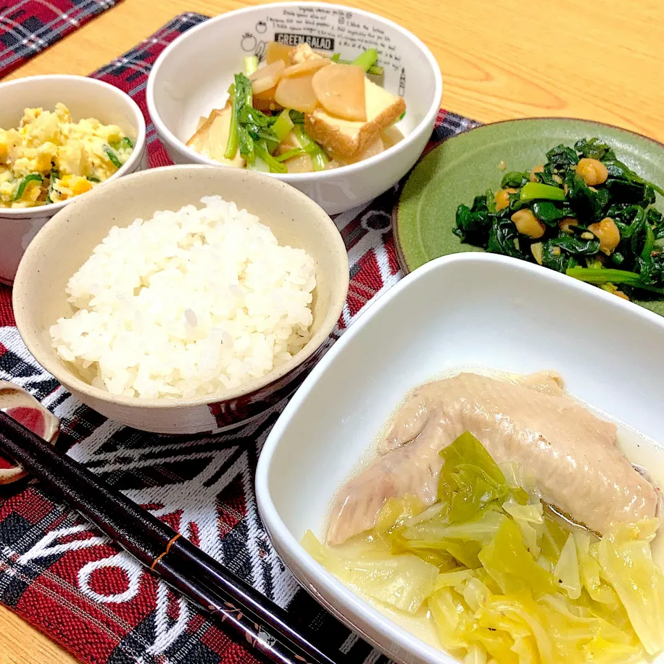 Snapdishの料理写真:鶏とキャベツのスープ、ほうれん草とひよこ豆のカレーソテー、カブと厚揚げのポン酢炒め、ポテサラ|ツインうさぎさん