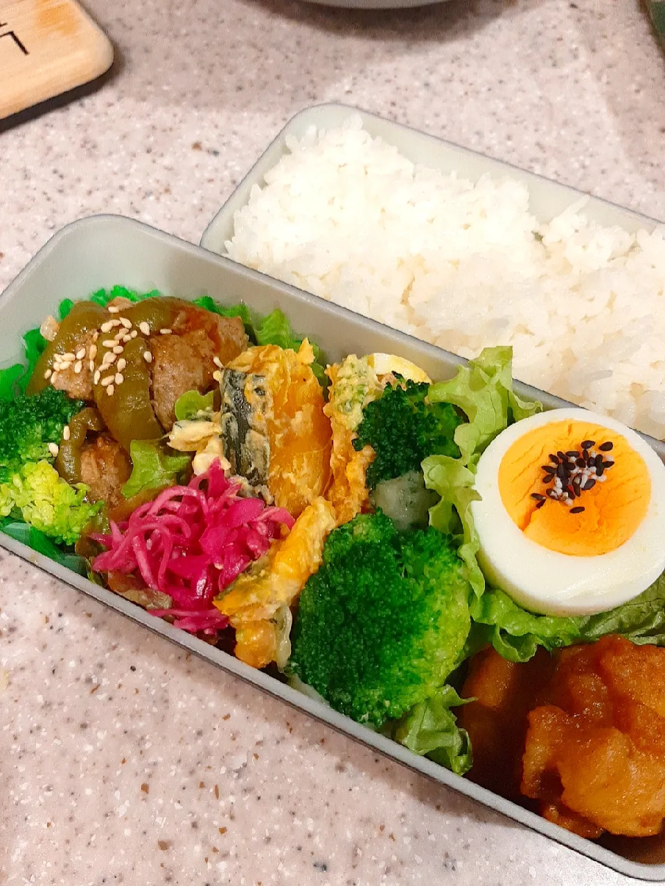 Snapdishの料理写真:ピーマンの肉詰め弁当|ようちゃんさん