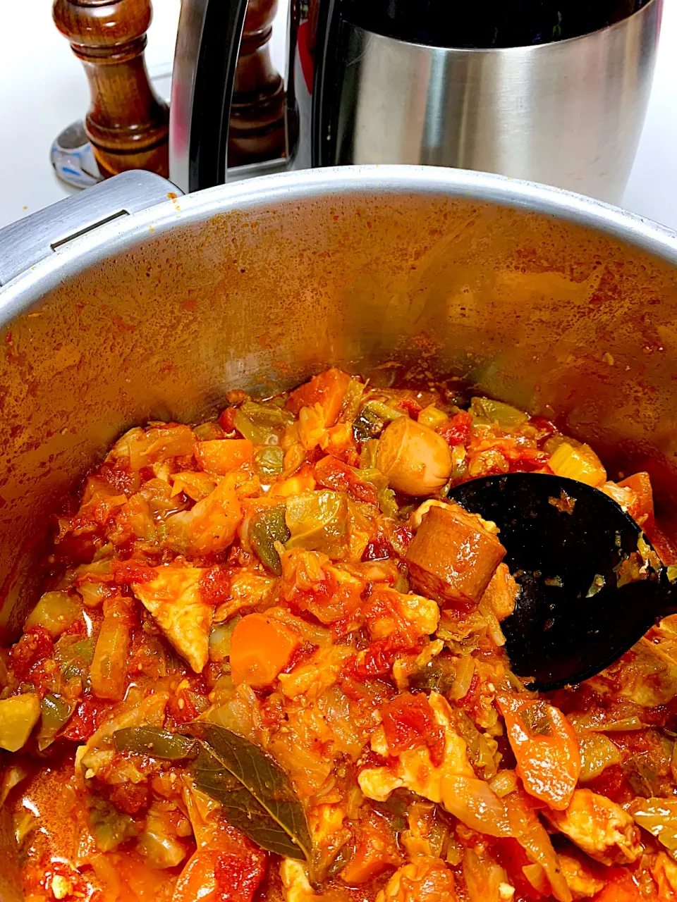 One-Pot Celery Chicken & Sausage|gonbenさん