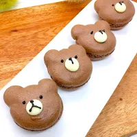 バレンタイン用にくまカロン作りました🐻🍒