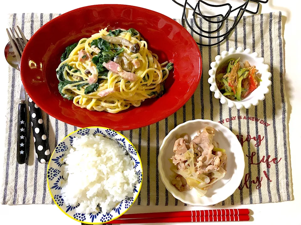 ✳︎ほうれん草とベーコンとしめじのチーズクリームパスタ✳︎豚こまのねぎ塩炒め✳︎春雨サラダ|syamさん