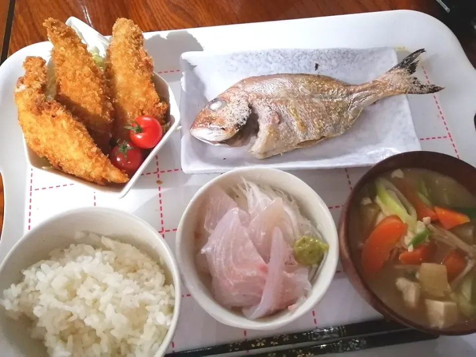 鯛づくし
・フライ
・塩焼き
・刺身|あぁちゃんさん