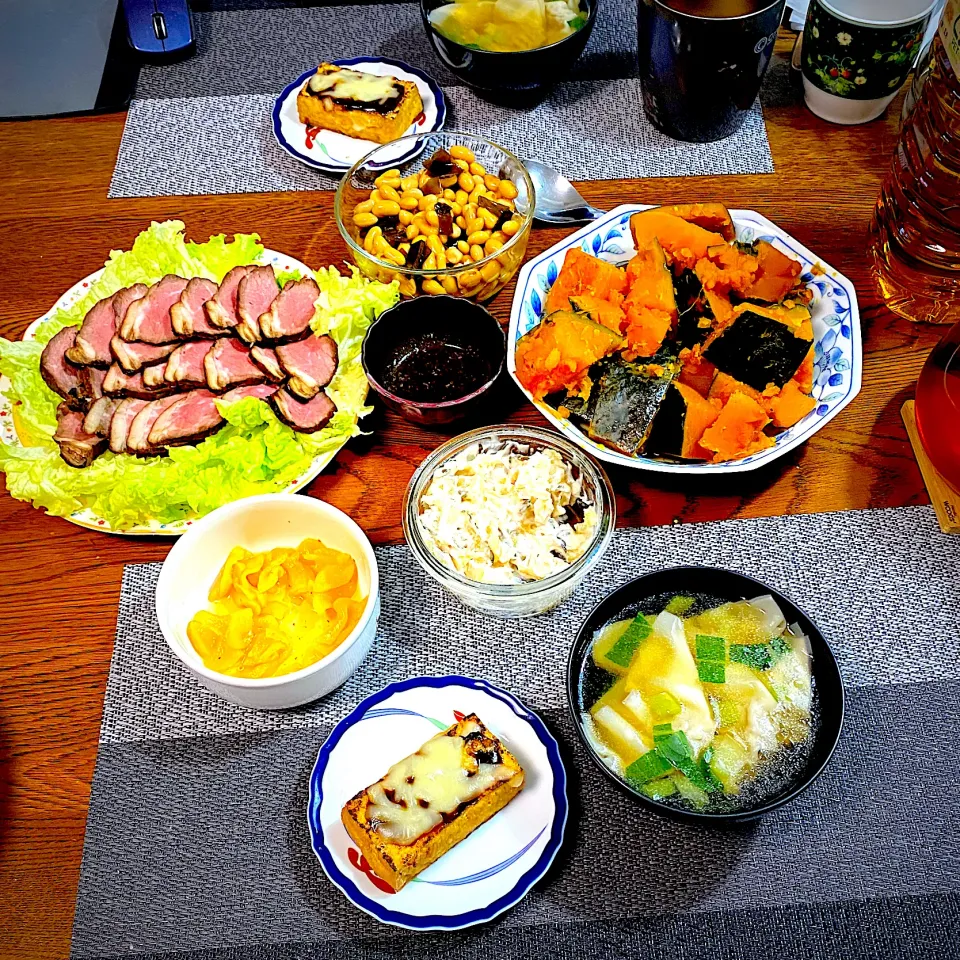 Snapdishの料理写真:ローストビーフ、南瓜煮物、昆布豆、厚揚げ味噌チーズ、常備菜|yakinasuさん