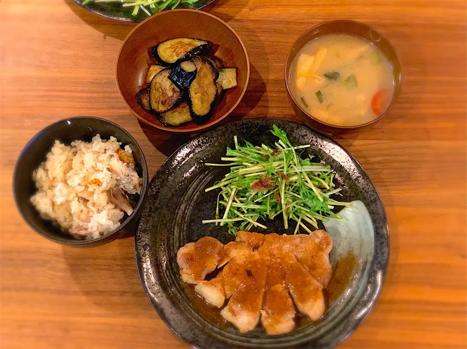 ポークソテーの梅醤油ソースがけと鯛めし|ふくすけ食堂さん