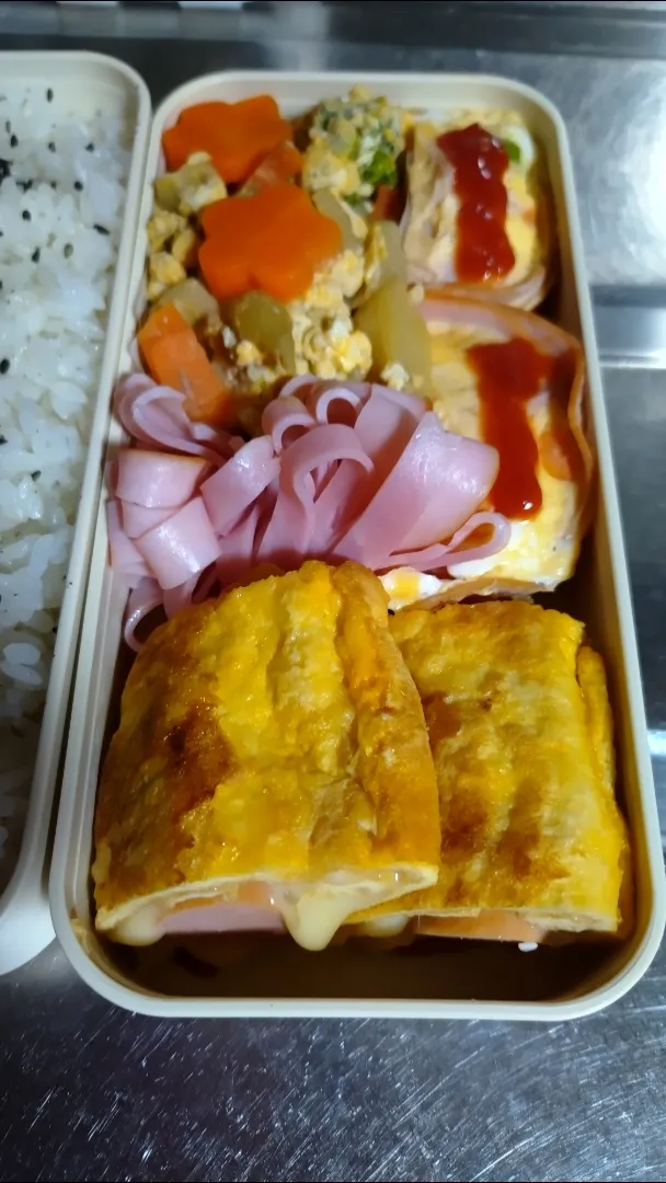 旦那弁当　2021/1/28

ウインナーとチーズのおあげ巻き
ハムベジオムレツ
ハムマヨ
にんじんのグラッセ
豆腐チャンプル|ユキヨメ♪さん