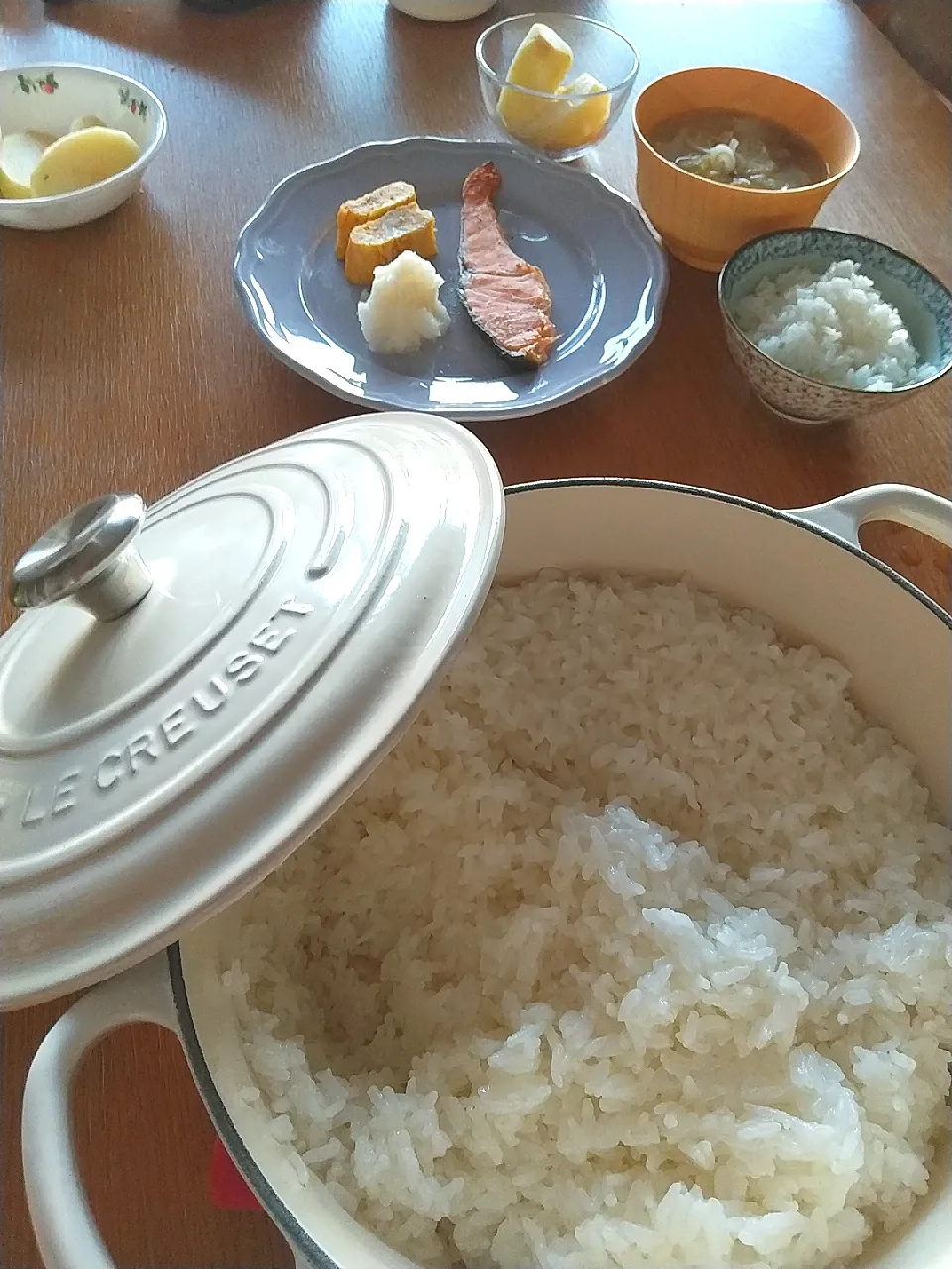 お迎えしたル・クルーゼで朝食🌄|まきごろうさん