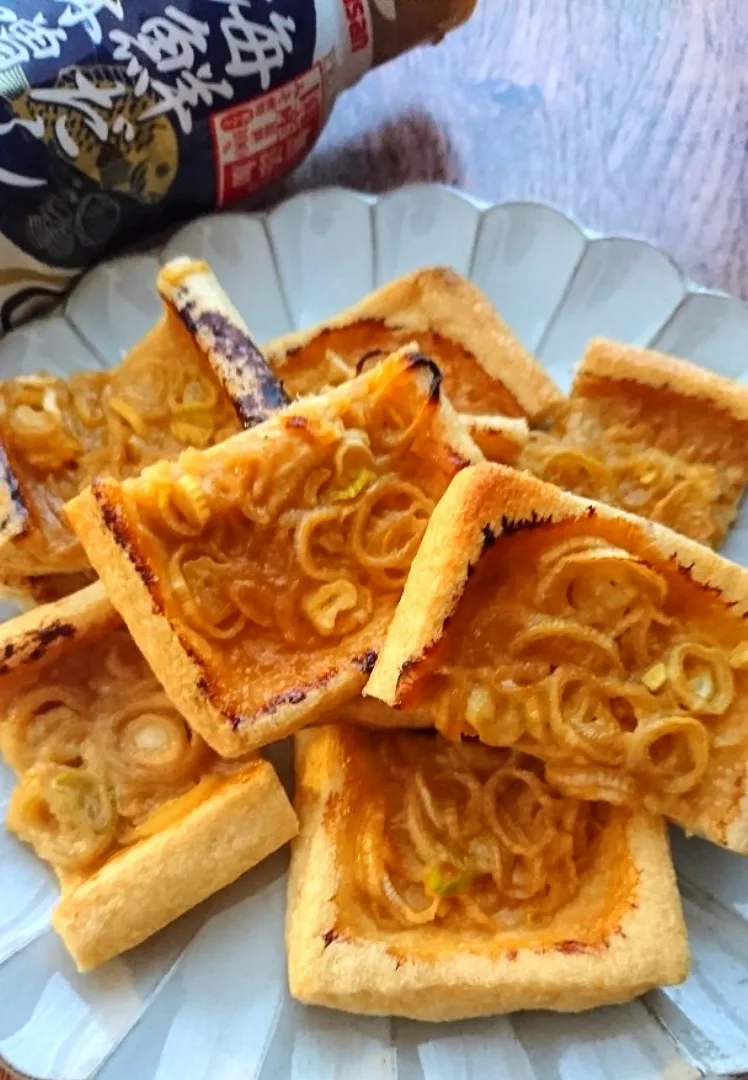 Snapdishの料理写真:油揚げの酢味噌ネギ焼き  モニター商品 だし香るとろける味噌を使って|とだともさん