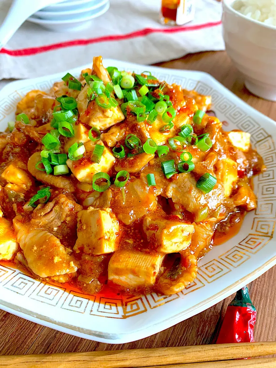 レシピ：コク旨‼︎食べ応え‼︎ごはん‼︎豚薄切り肉で作る【肉麻婆豆腐】|呑兵衛料理家 おねこさん