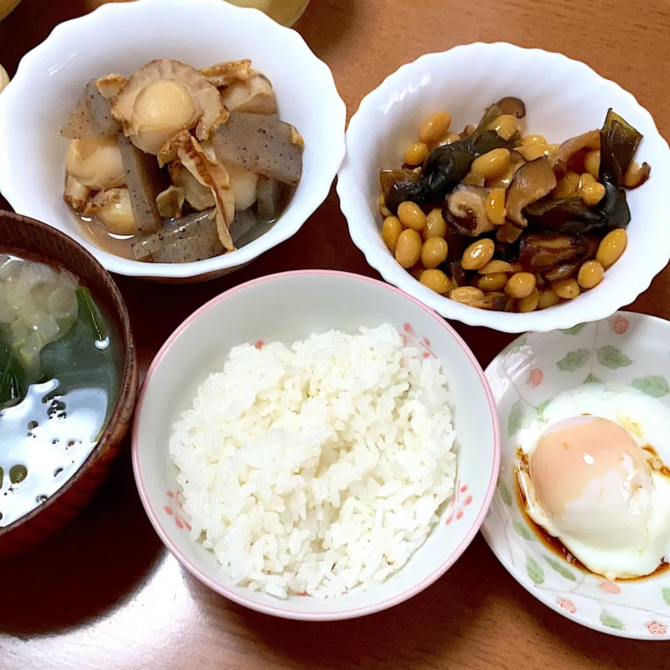 煮豆と温泉たまごとホタテとこんにゃくの煮物|みんみんさん