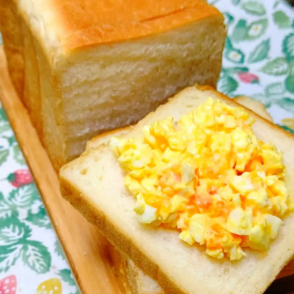 マスカルポーネとはちみつの食パンで卵サンド🥪|ne-neさん