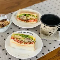 Snapdishの料理写真:エスニック鯖サンド🥪|ÿϋkⅱiさん