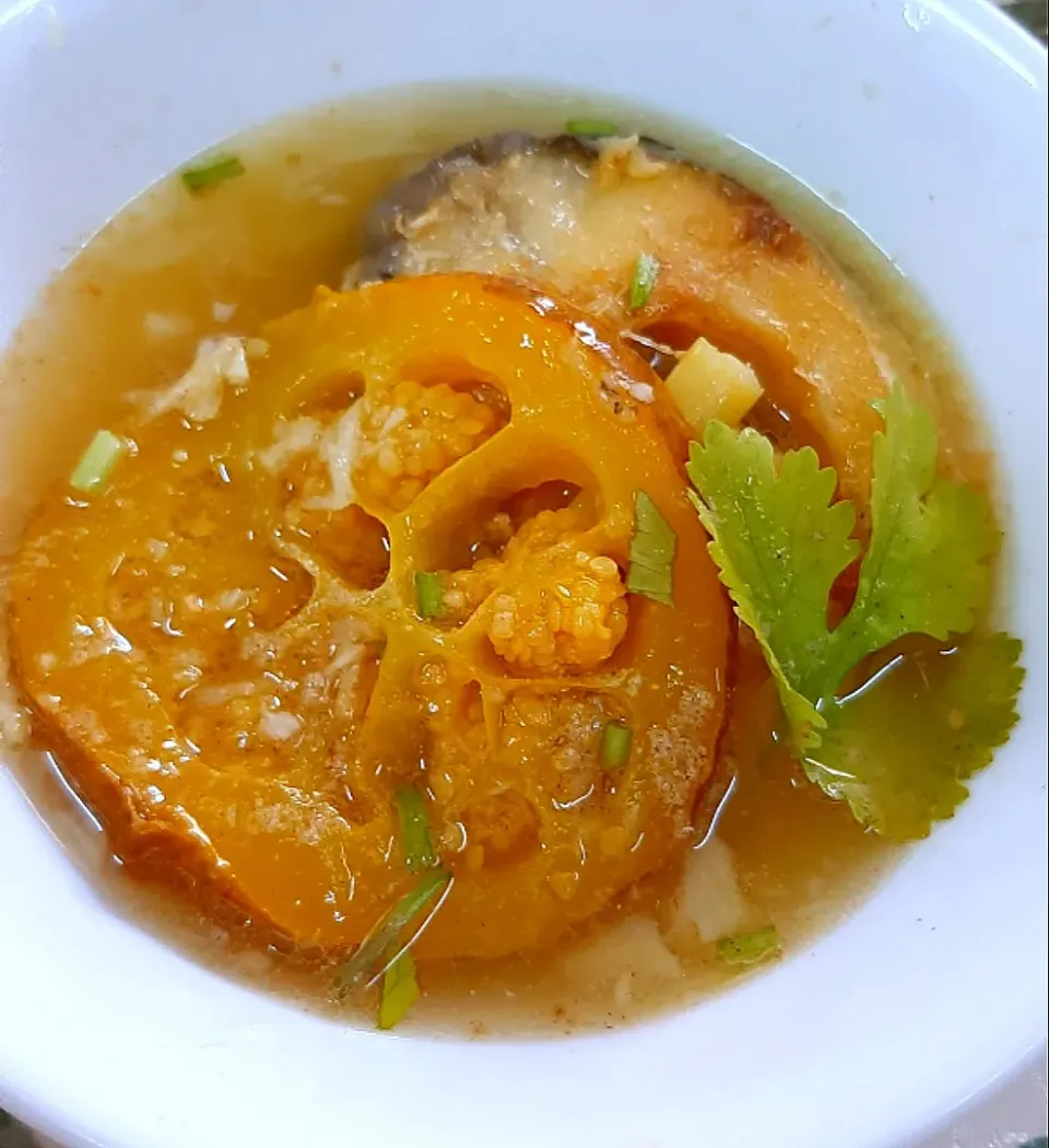 Snapdishの料理写真:Sup terong dayak + ikan sultan 
(sour eggplant soup)|ģřãçîöůşさん