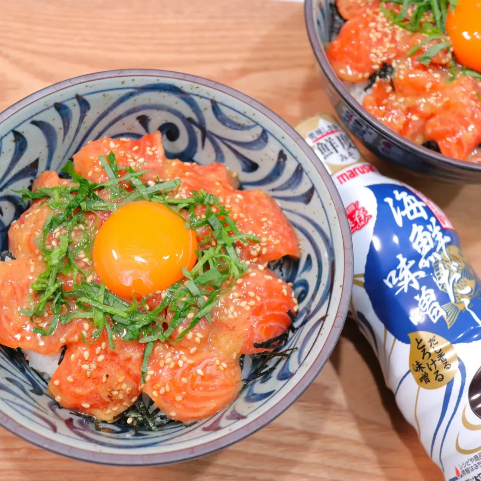 Snapdishの料理写真:とろける味噌漬けサーモン丼|まゆさん