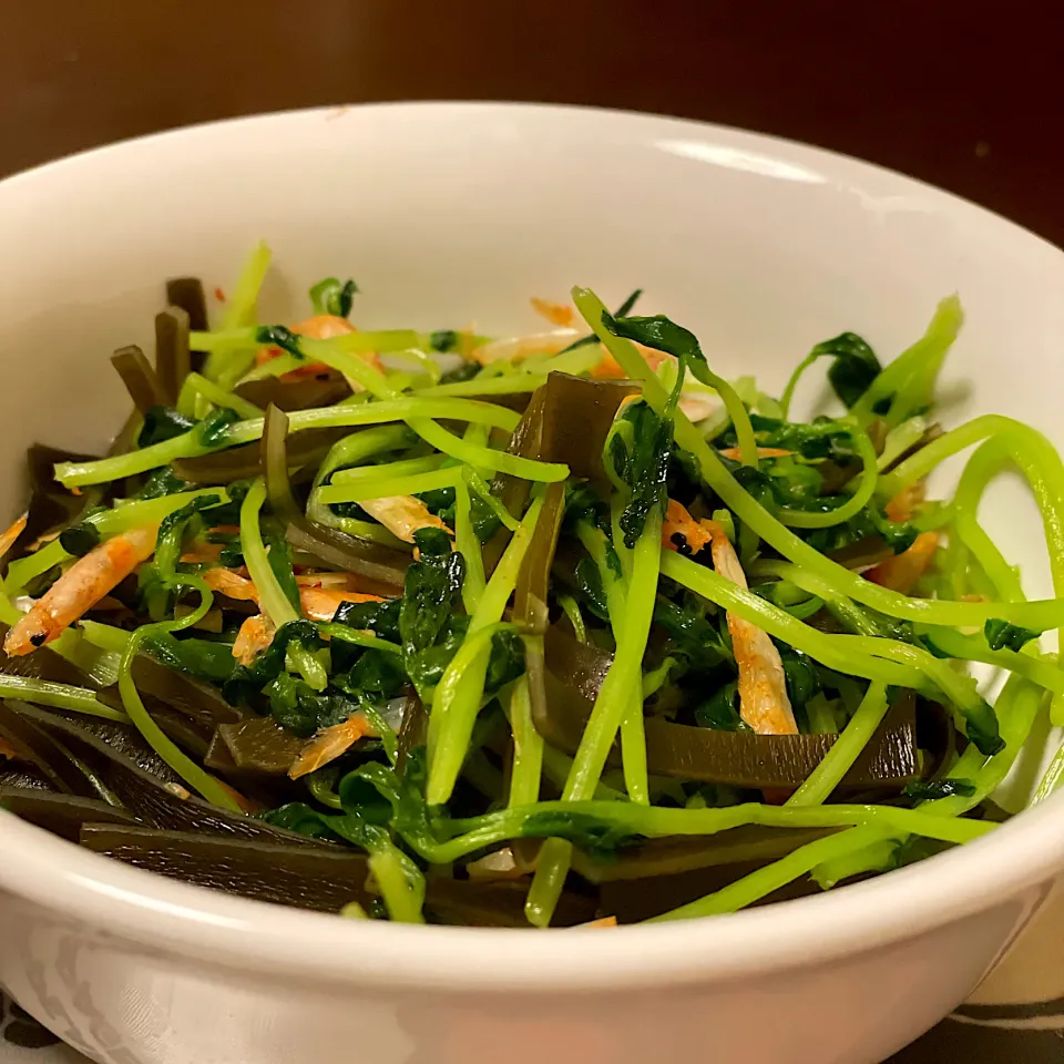 出がらし昆布と豆苗の炒め物|ねぎさん