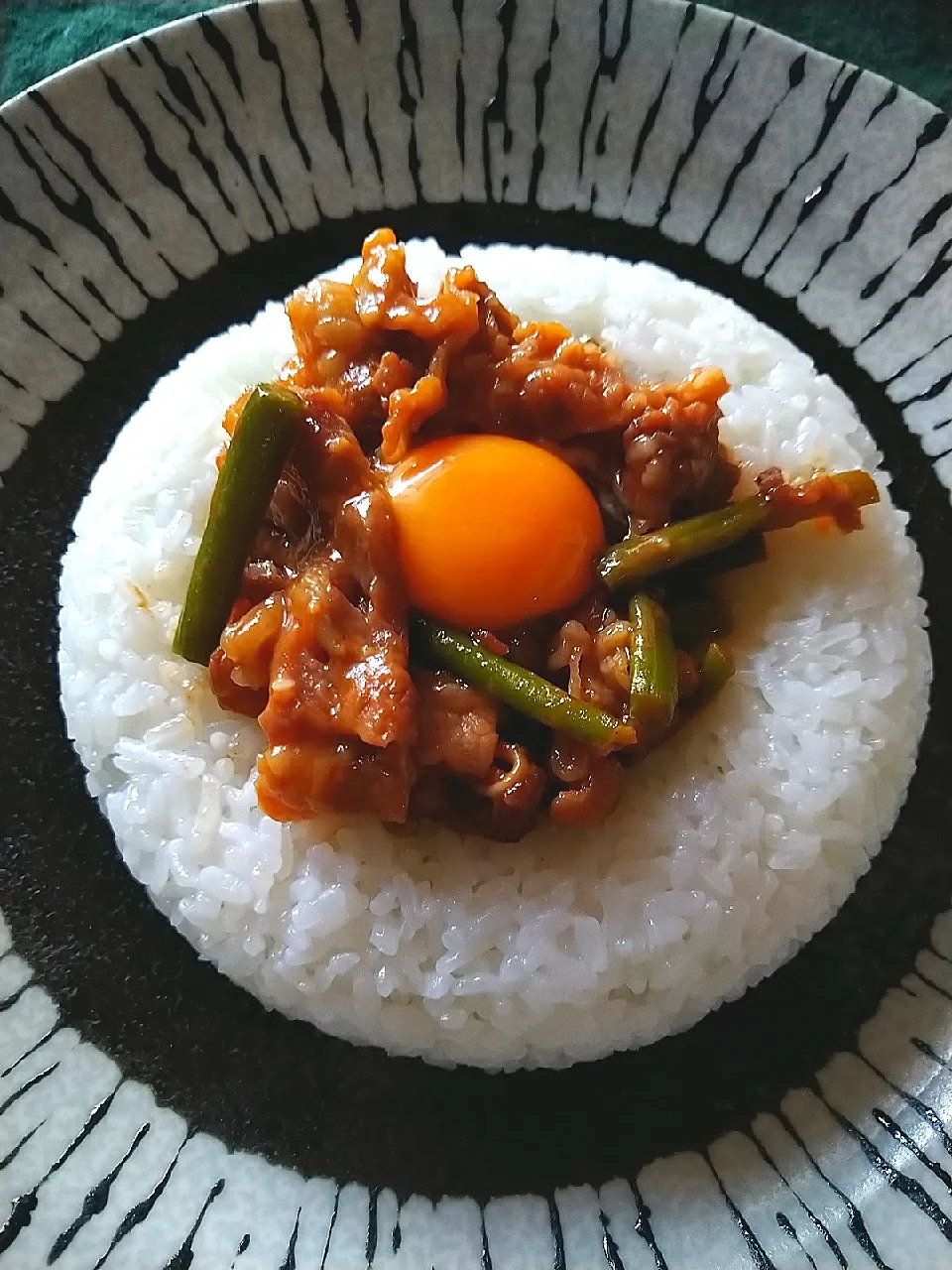 Snapdishの料理写真:牛肉とニンニクの芽炒め|cheryl_tasteさん