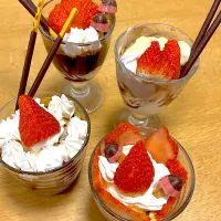 手作りいちごパフェ🍓|しげじいさんさん