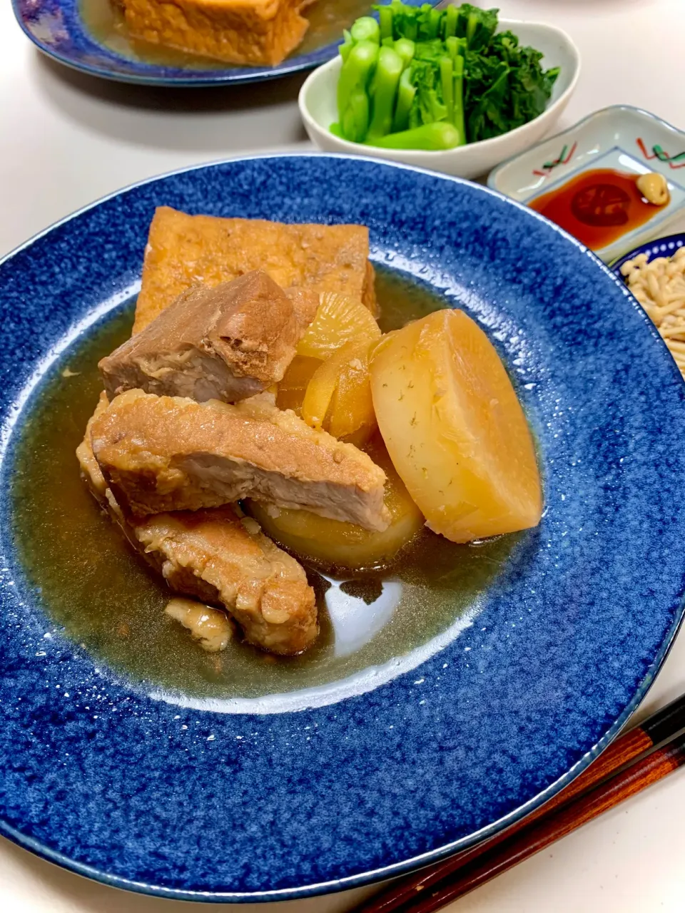 Simmered Pork Belly, Daikon Radish and Fried-Tofu|gonbenさん