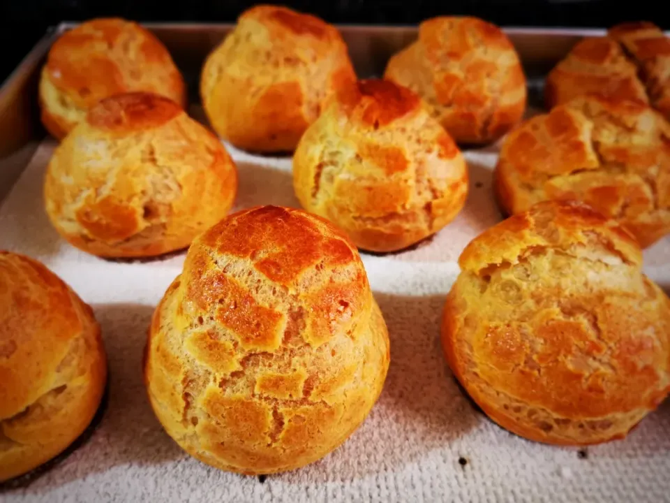 Snapdishの料理写真:サンドラ リー's dish 日式裂口脆皮泡芙 Crack Choux Pastry|サンドラ リーさん