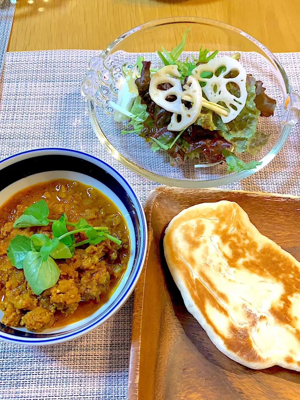 手作りナンとキーマカレーで晩御飯|Mikaさん