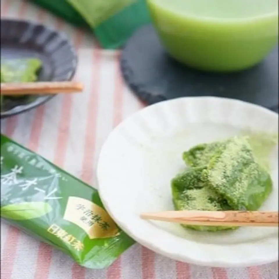 Snapdishの料理写真:粉末ティーで抹茶生チョコ餅|ちいさなしあわせキッチンさん