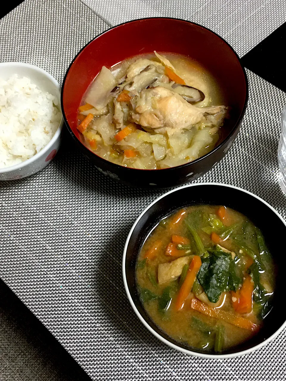 手羽と大根のとろとろ煮、ほうれん草にんじん揚げの味噌汁|どろこさん